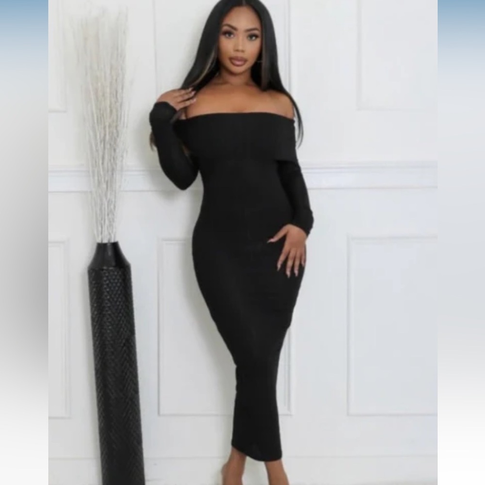Chic Black Off-Shoulder Long Sleeve Dress